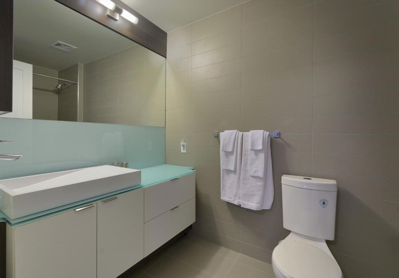 Delsuites - 300 Front Street - 30 Night Stays Торонто Екстериор снимка