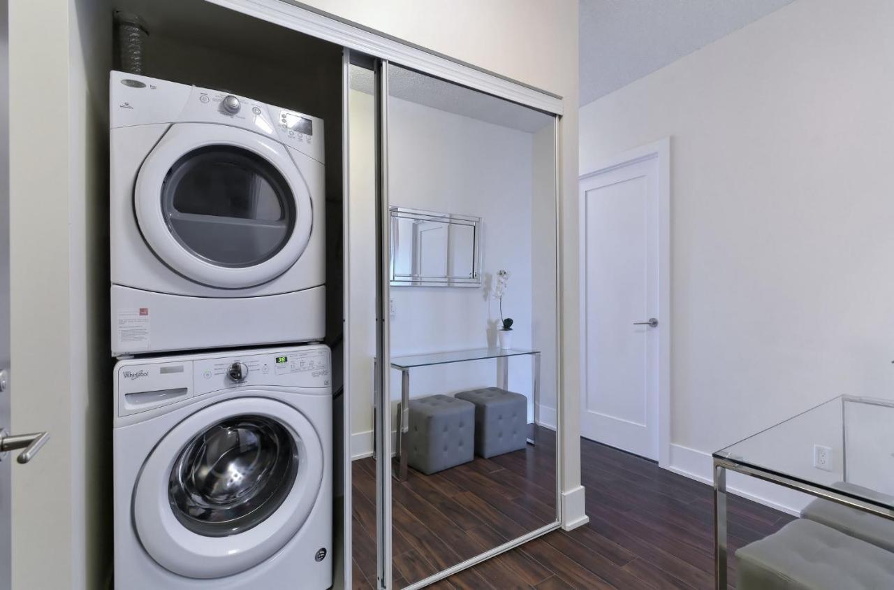 Delsuites - 300 Front Street - 30 Night Stays Торонто Екстериор снимка