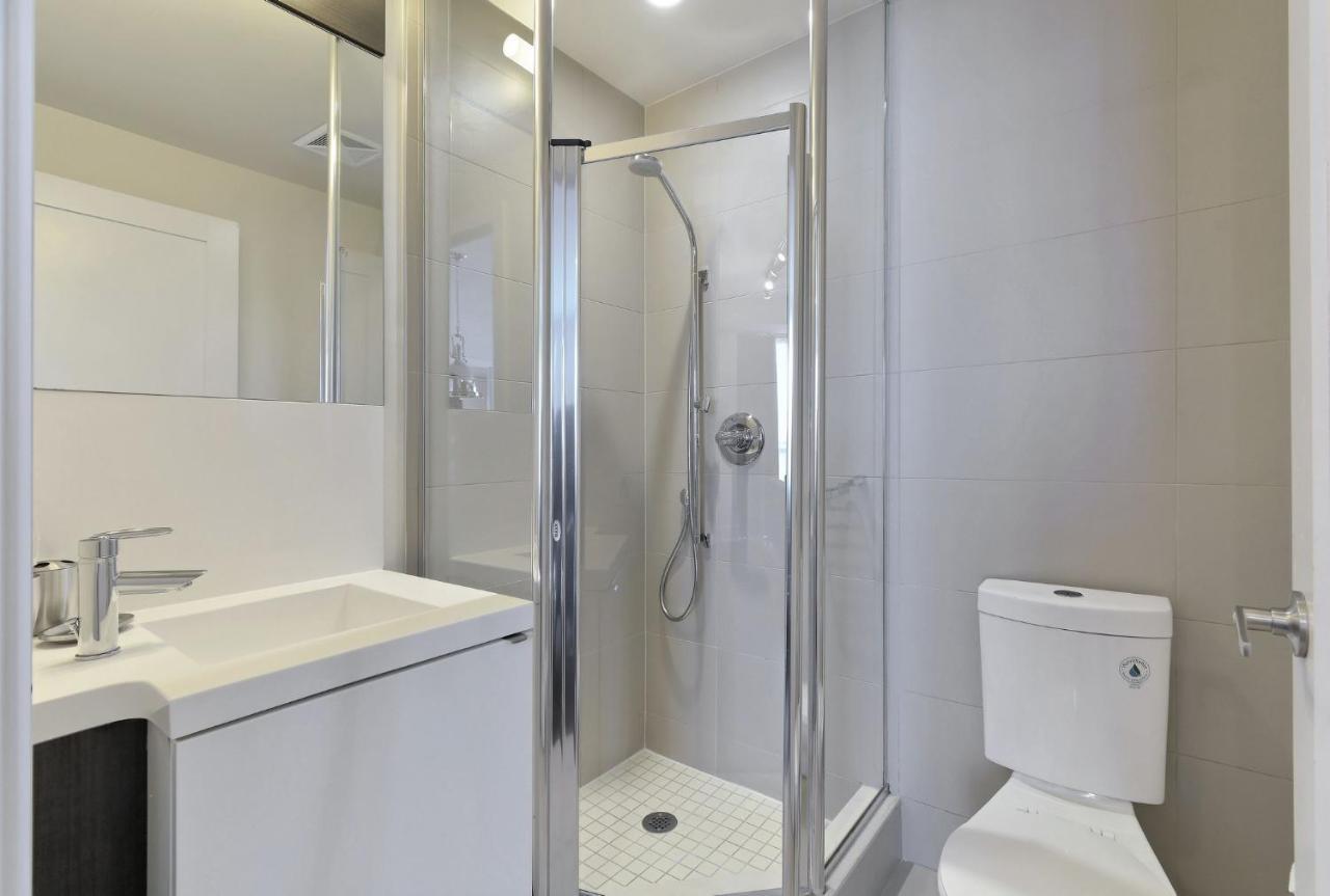 Delsuites - 300 Front Street - 30 Night Stays Торонто Екстериор снимка