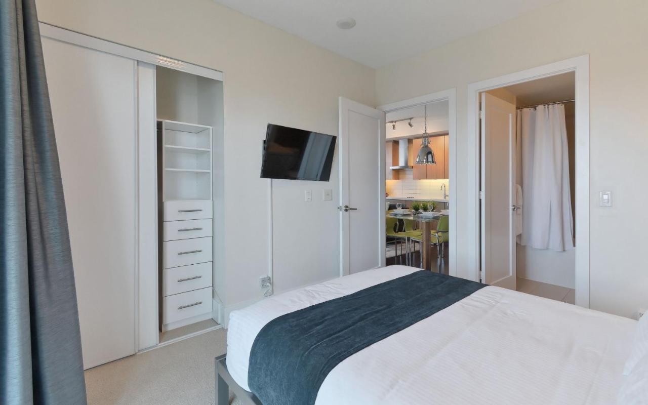 Delsuites - 300 Front Street - 30 Night Stays Торонто Екстериор снимка