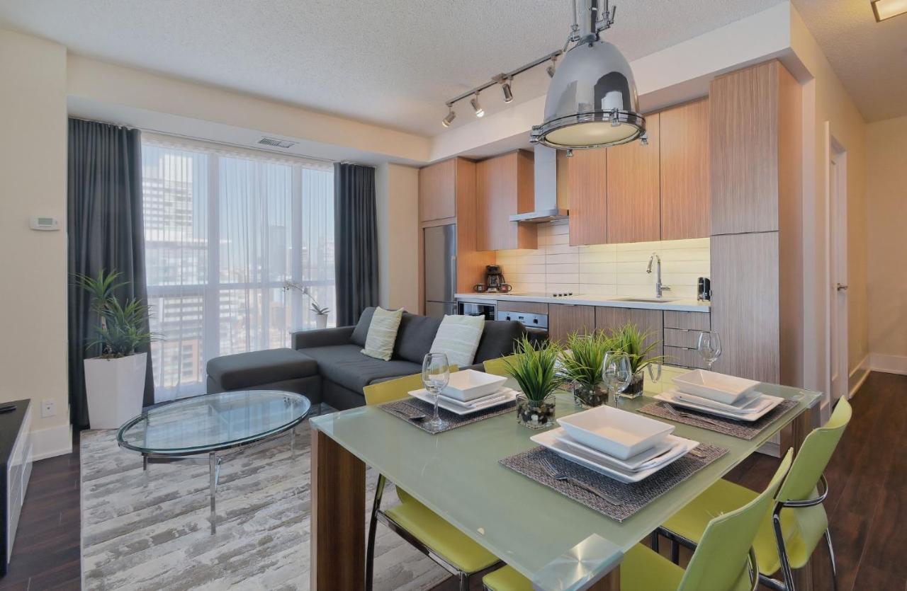 Delsuites - 300 Front Street - 30 Night Stays Торонто Екстериор снимка